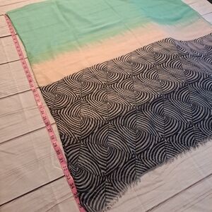 2 CHIC Art Deco Ombre Scarf
